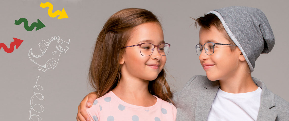 Kinder tragen Brillen der Marke Vulkani
